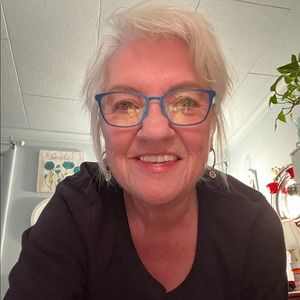 Meet your Posher, Corrine